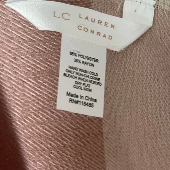 Lauren Conrad Blush and White Shawl - Picture 3 of 3